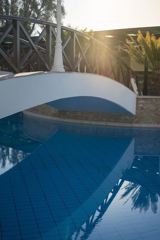 Aloe Hotel Paphos Eksteriør bilde