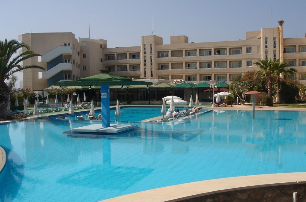 Aloe Hotel Paphos Eksteriør bilde