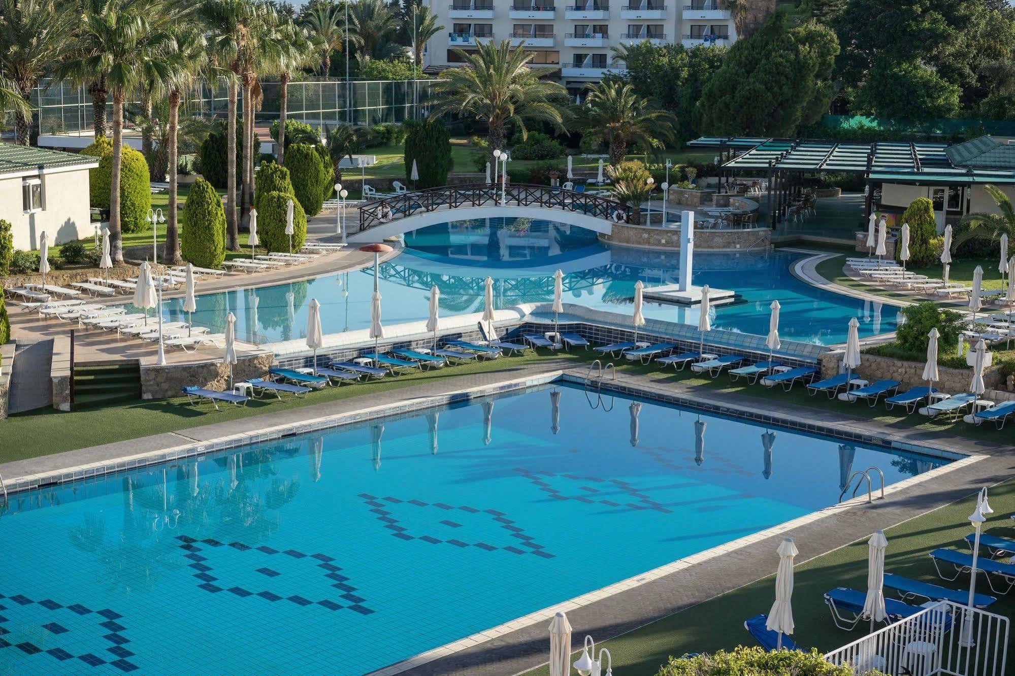 Aloe Hotel Paphos Eksteriør bilde
