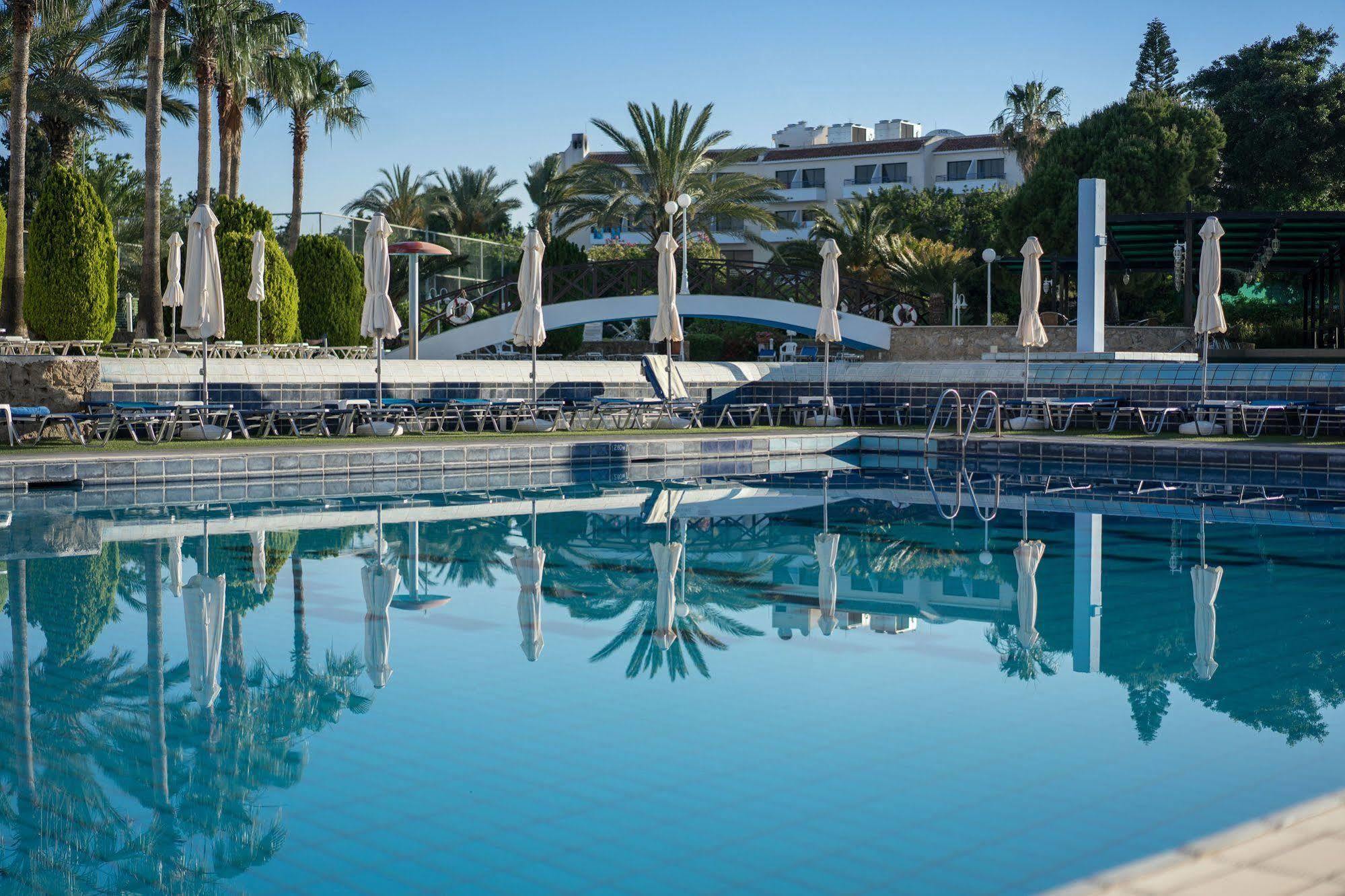 Aloe Hotel Paphos Eksteriør bilde