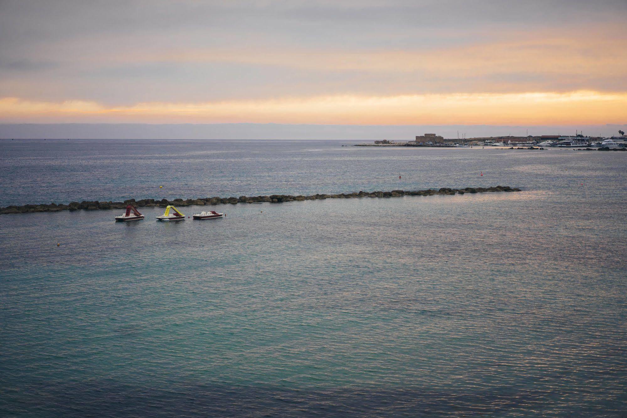 Aloe Hotel Paphos Eksteriør bilde