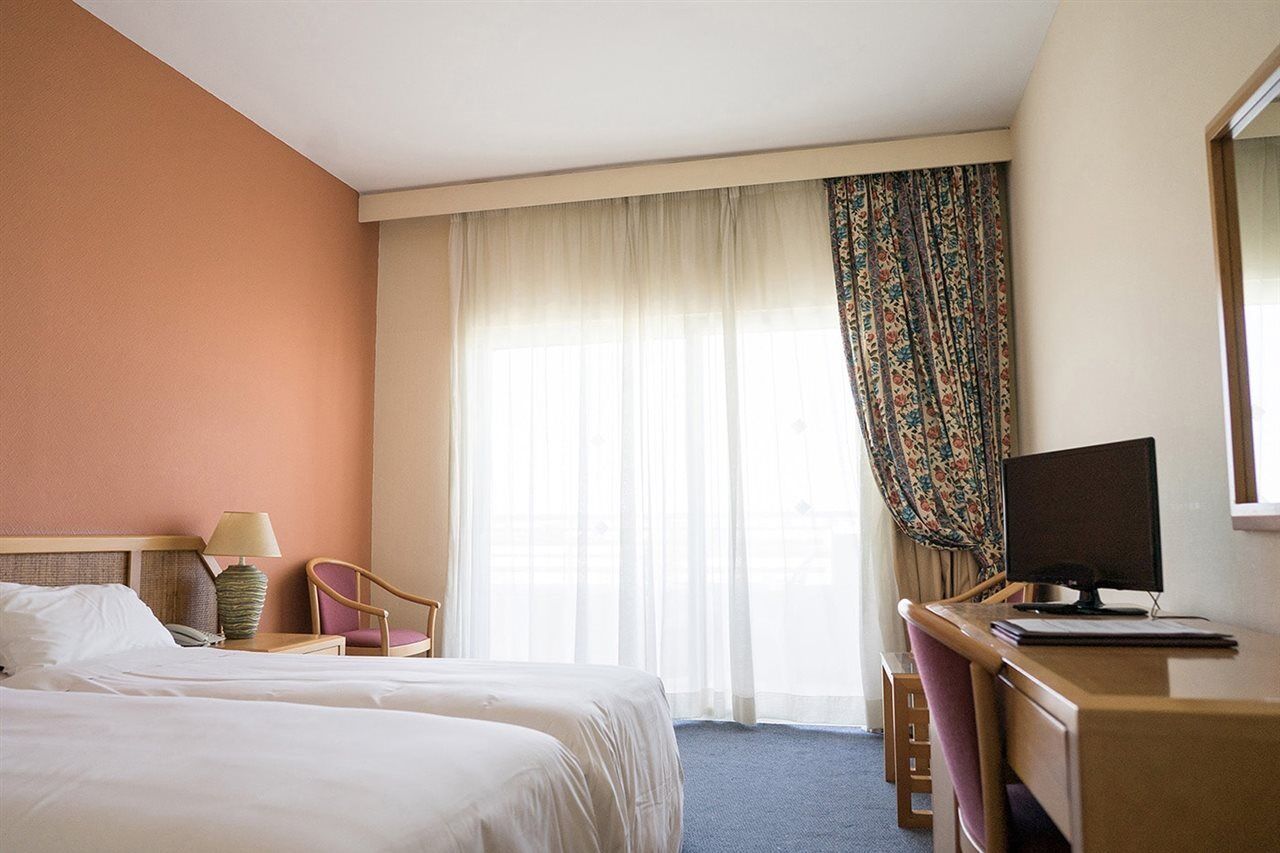 Aloe Hotel Paphos Eksteriør bilde